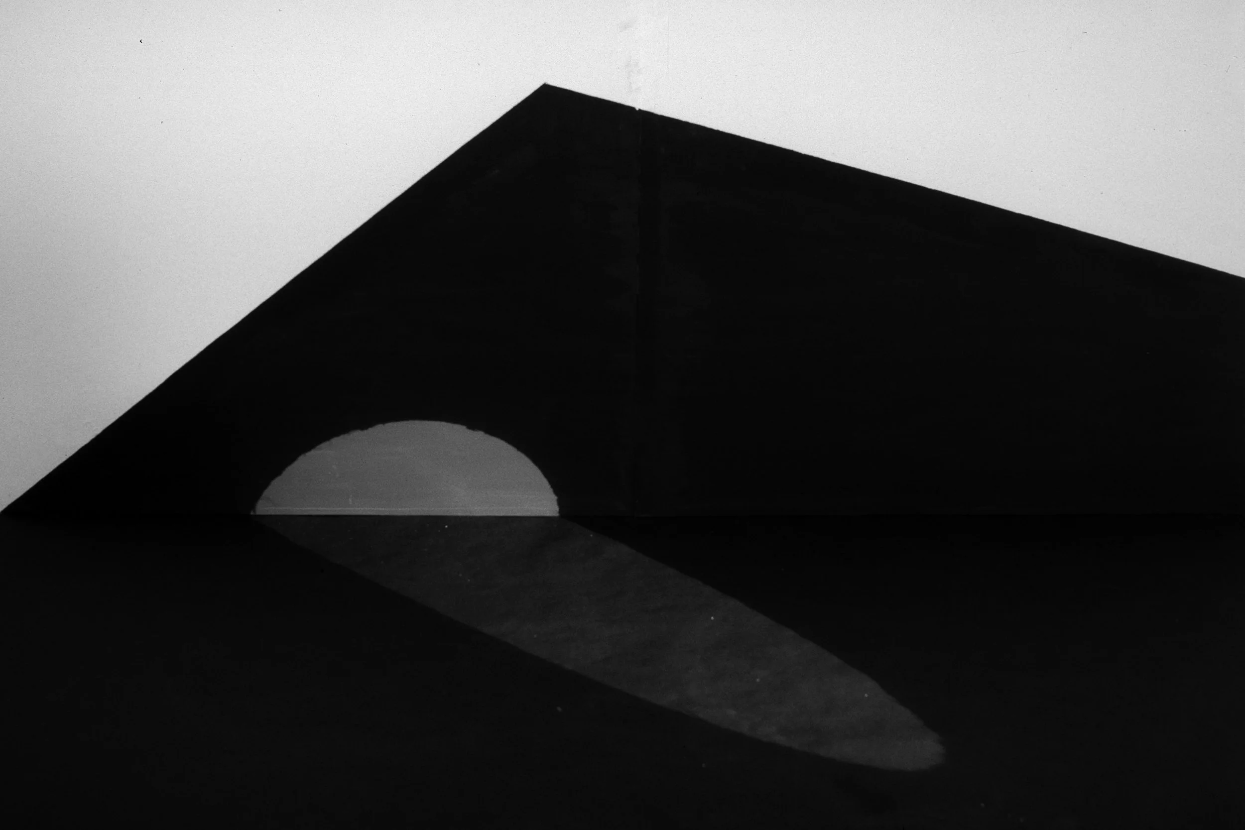 Georg Kargl Fine Arts, OFF, curated by_Nadim Vardag, 2010, Alexandra Leykauf, Spitze/Spot, 2009