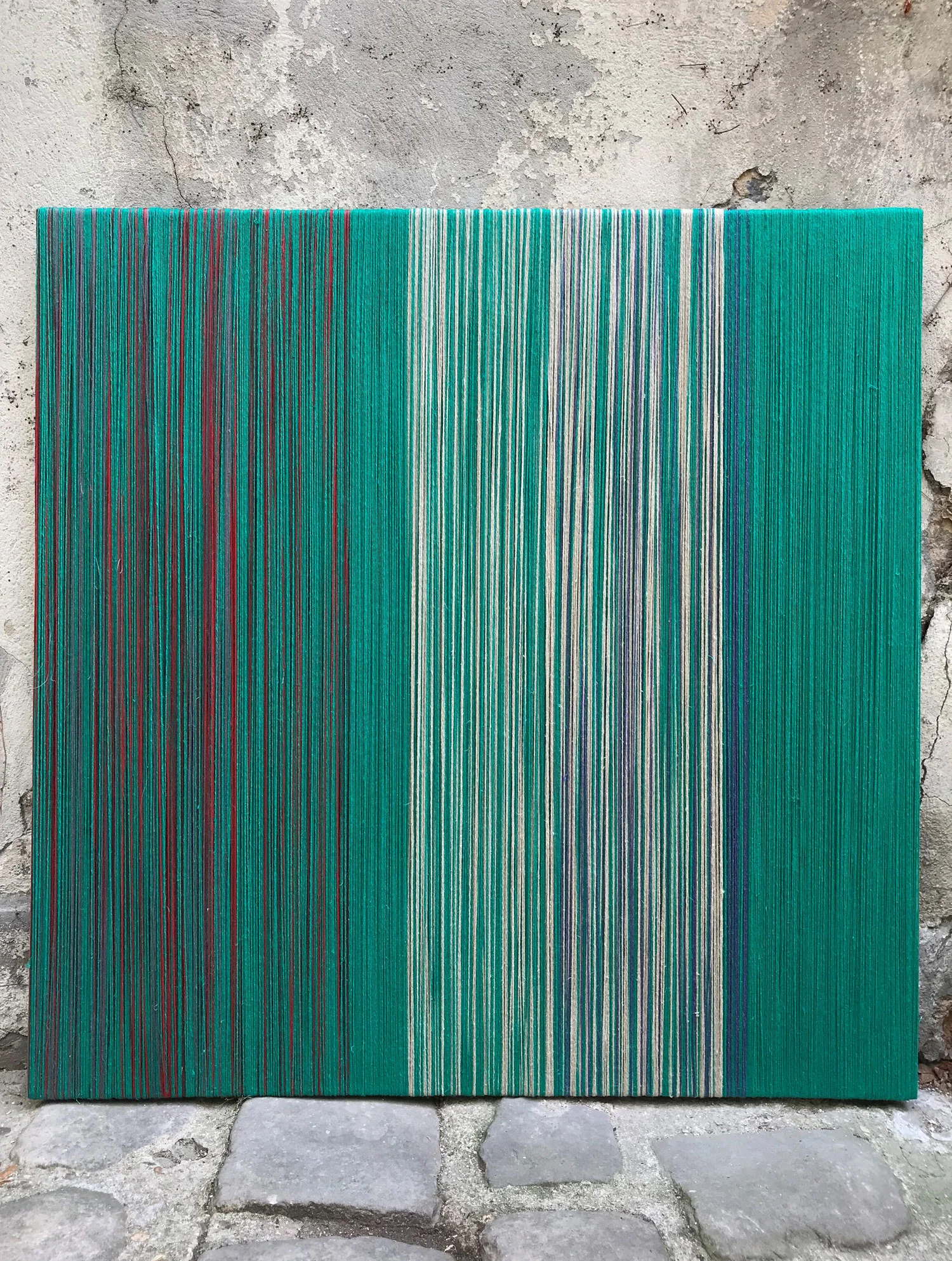 SHEILA HICKS AFFÉRENT, 2018 Linen, wood / Leinen, Holz, 100 x 100 cm Photo: Cristobal Zanartu