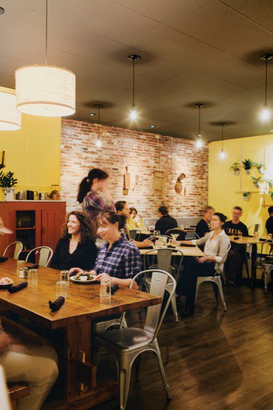 DEE1501Dining-01-387x580.jpg