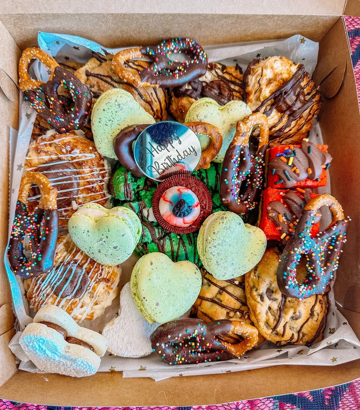 Our Specialty Birthday Boxes are always available and customizable for any celebration! 🎉🎂 Just say the word and we&rsquo;ll create something sweet and unforgettable.
#BirthdayBox #CustomTreats #PinkSugarPastries #PartyPerfection #SweetCelebrations