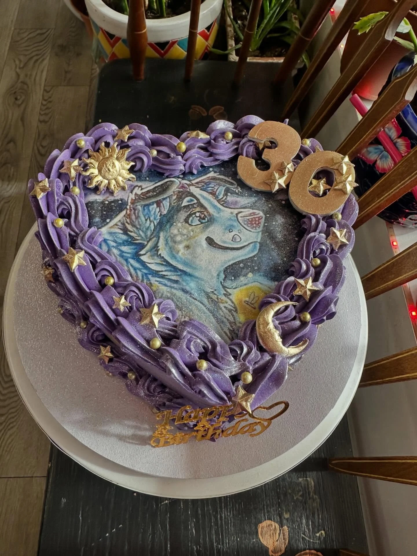 ✨🌌 The sweetest galaxy inspired birthday cake for @aquiaveldraws 🌌✨
For her 30th birthday, we brought her world to life with a star filled galaxy design and featured her own artwork right on the cake, because nothing is more special than celebratin