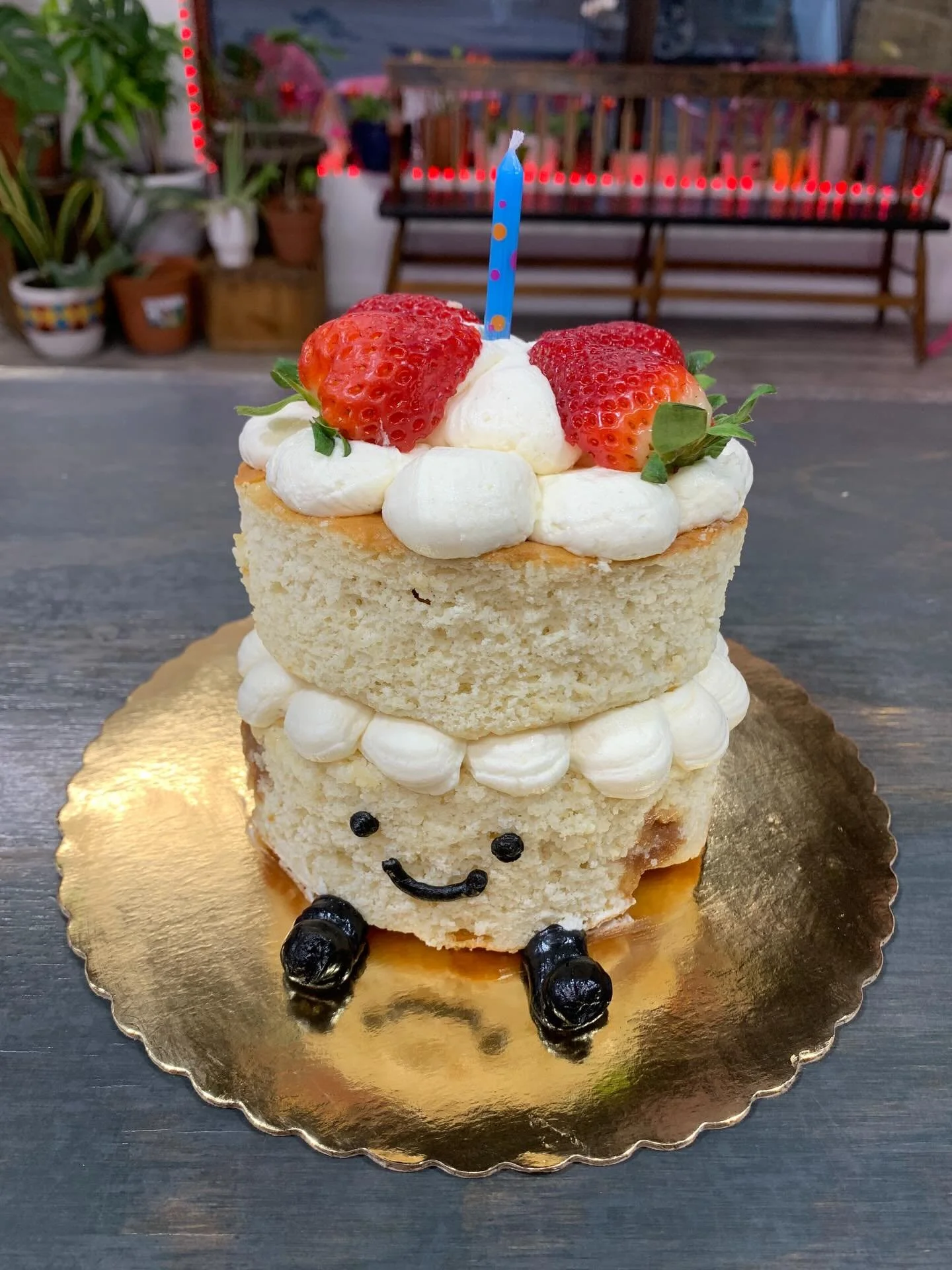 This cake is almost too cute to eat&hellip; almost! 🎂.
Handmade with love at Pink Sugar Pastries 💕 @sweet_treat_oclock 

#PinkSugarPastries #CuteCakes #StrawberryCake #MiniCake #BakeryLife HudsonValleyBaker CustomCakes TooCuteToEat 🍓✨