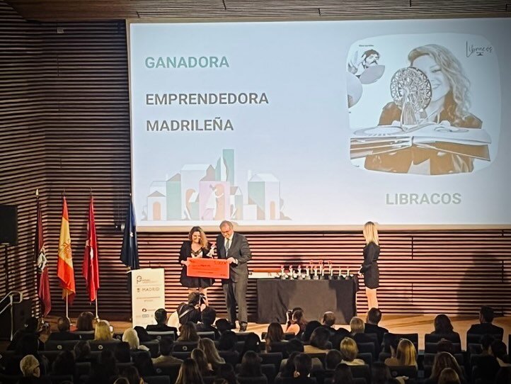 Que mejor d&iacute;a que hoy 8 de marzo para recordar que hace unos meses tuve el honor de recibir el premio emprendedora madrile&ntilde;a del Ayuntamiento de Madrid @madrid y @madrid_emprende . Llevo pensando desde entonces que mi bisabuela Ana Mend