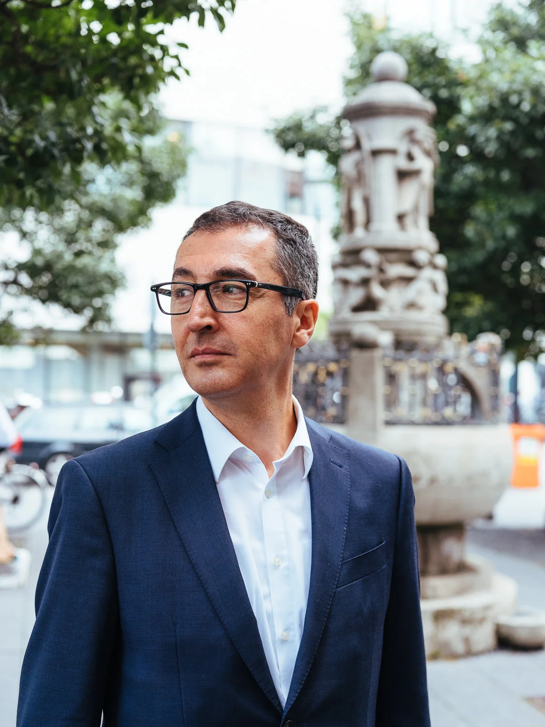 Portrait mit Cem Özdemir, MdB Grüne, auf dem Weinhof in Ulm am 23.07.2018, DEU, Deutschland - Zweitverwendung nach MFM, Belegexemplar an: mail@sebastian-berger.de, Copyright Vermerk: Sebastian Berger www.sebastian-berger.de CREDIT: Sebastian Berger - Affalterbacher Str. 32 - 71686 Remseck - Germany - mobile +49 174 2437129 - mail@sebastian-berger.de - www.sebastian-berger.de