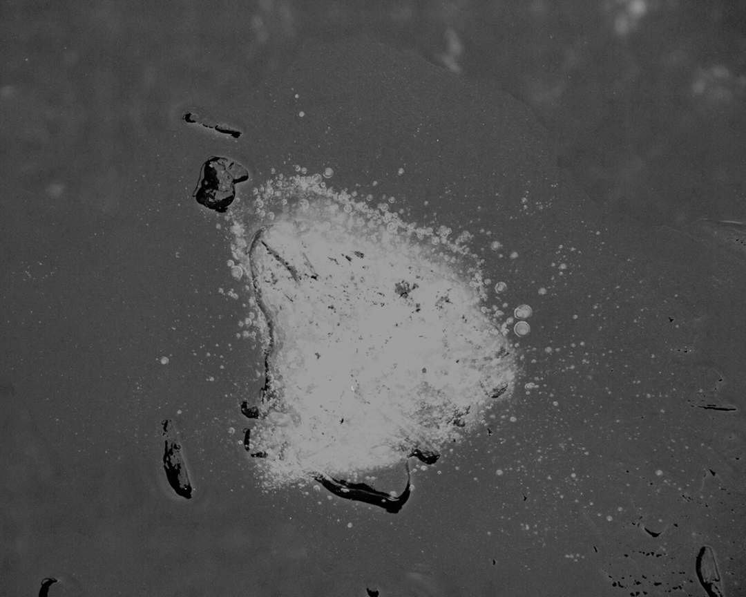 Robin-Butter-Below-Zero-Makes-The-Heart-Accelerate-04-winter-swimming-ice-copenhagen-sea-dive-water-body-man-swimmer-abstract-portrait-mysterious-dreamlike
