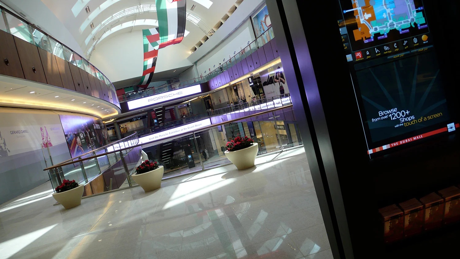 BARNYCZ-GROUP-DUBAI-MALL-6.JPG