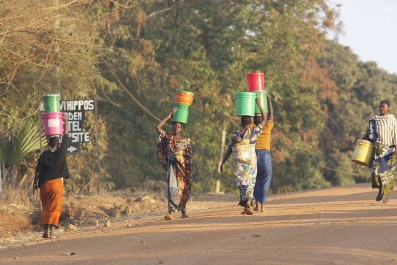 27 women's job - water .jpg