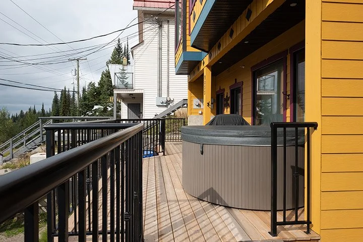 Gold Rush Suite - Hot tub #2.jpg