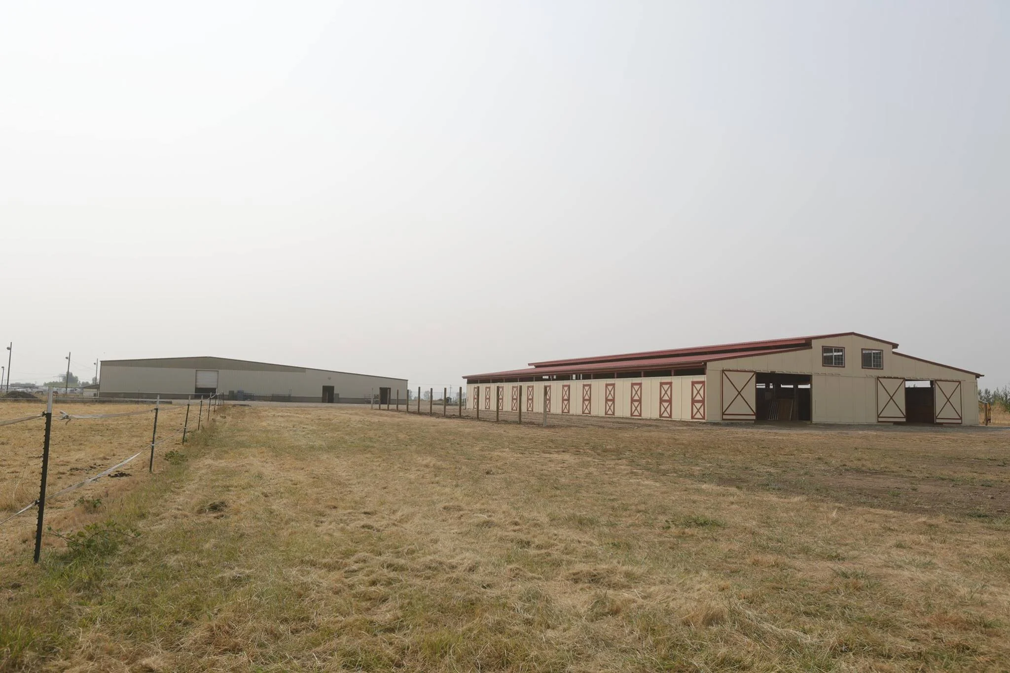 RED BARN - INTERIOR STALL (NO RUN)