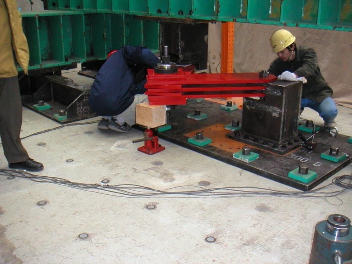 Testing of large Base Isolation Damper, Chiba, Japan