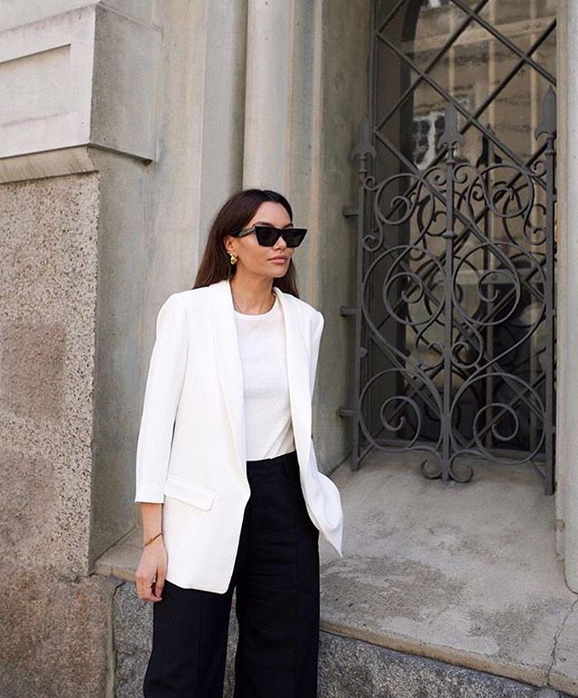 Thanks for sharing this classic weekend look @fundachristophersen in @cocouture_official  bestselling Andrea Blazer 🖤
#withloveandjoy #weekendstyle #fridaymood #ootd