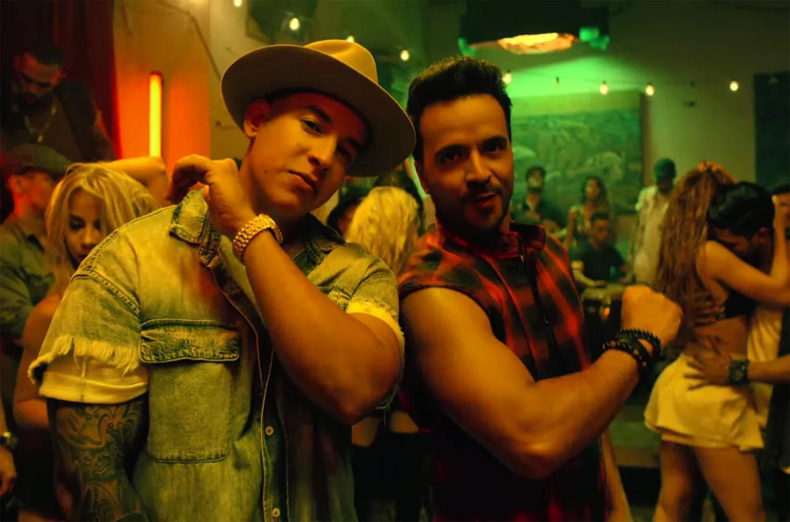 Luis-Fonsi-Despacito-ft.-Daddy-Yankee-screenshot-2017-billboard-1548.jpg