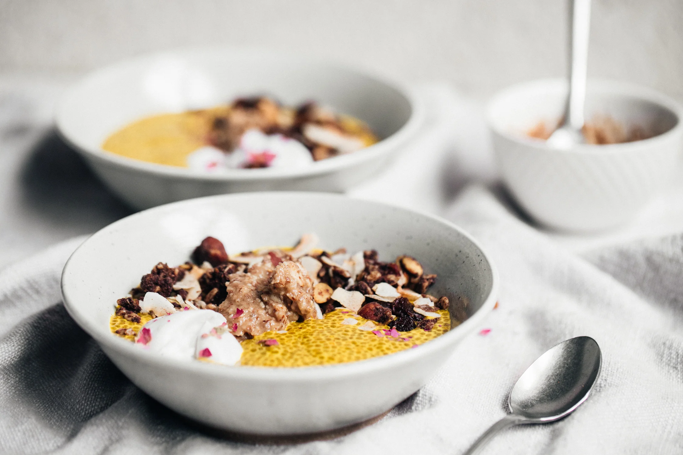Saffron chia pudding