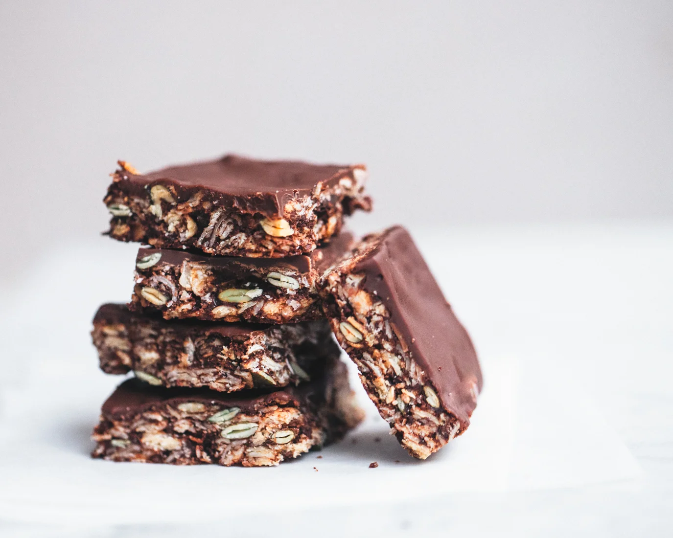 Choklad & tahini granola bars