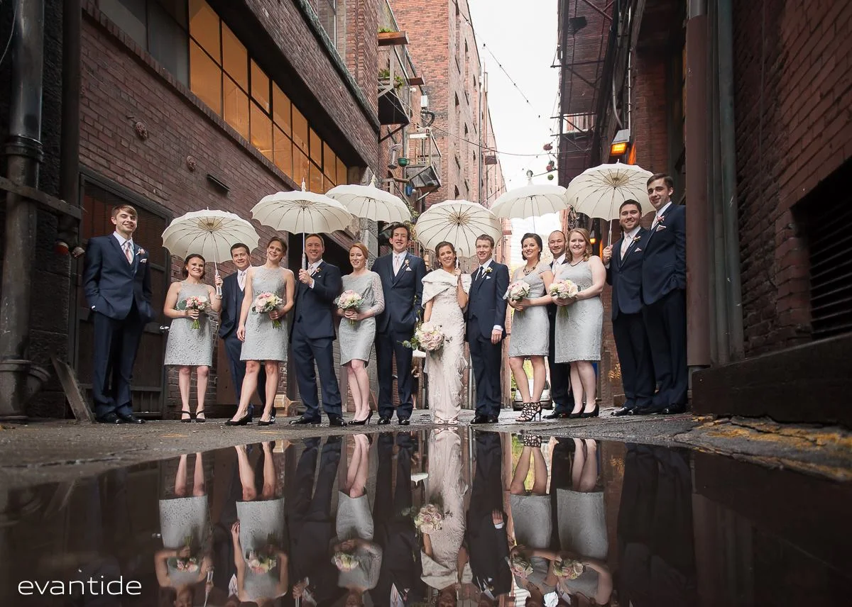 Seattle Wedding | Bella Umbrella | Evantide Photography