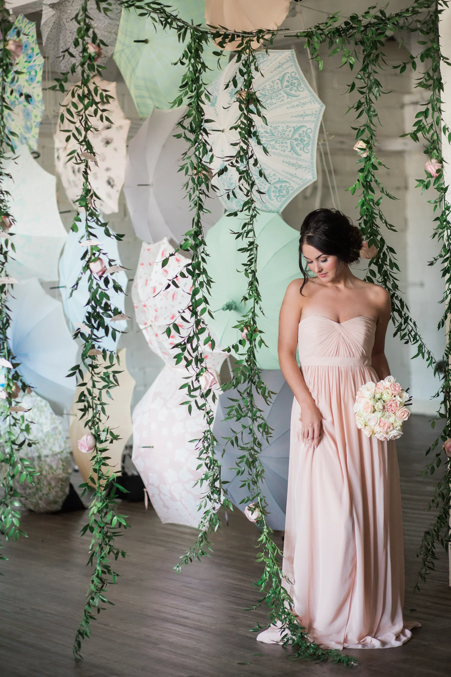 Bella Umbrella | Vintage Umbrella Rentals | Alante Photography | Seattle Wedding Planning