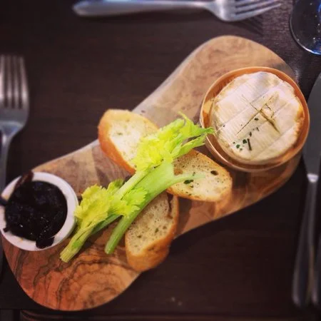 baked-camembert-red-onion.jpg