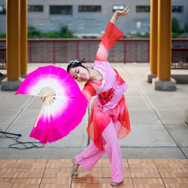 Dance to China!