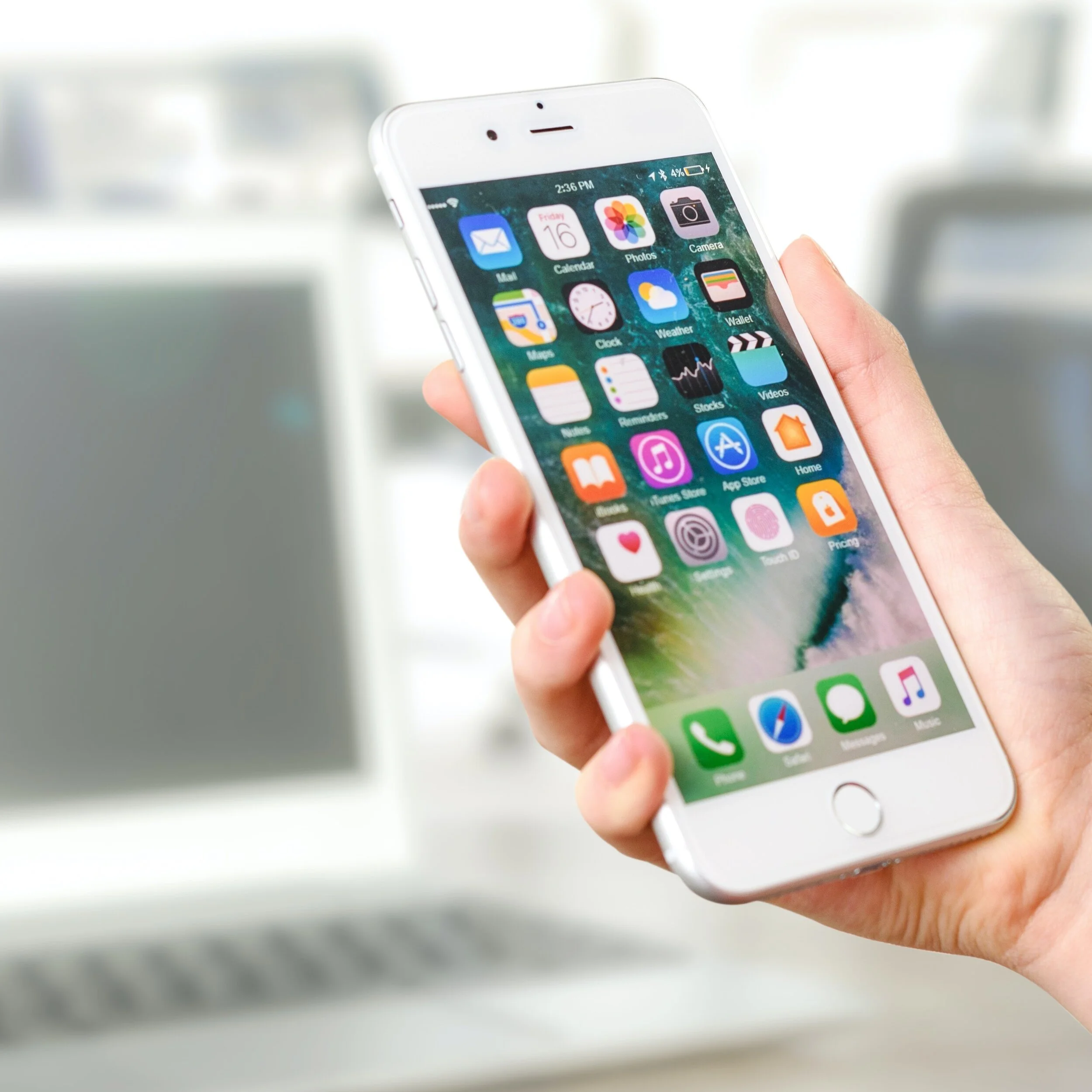 pexels-photomix-company-887751 (1).jpg