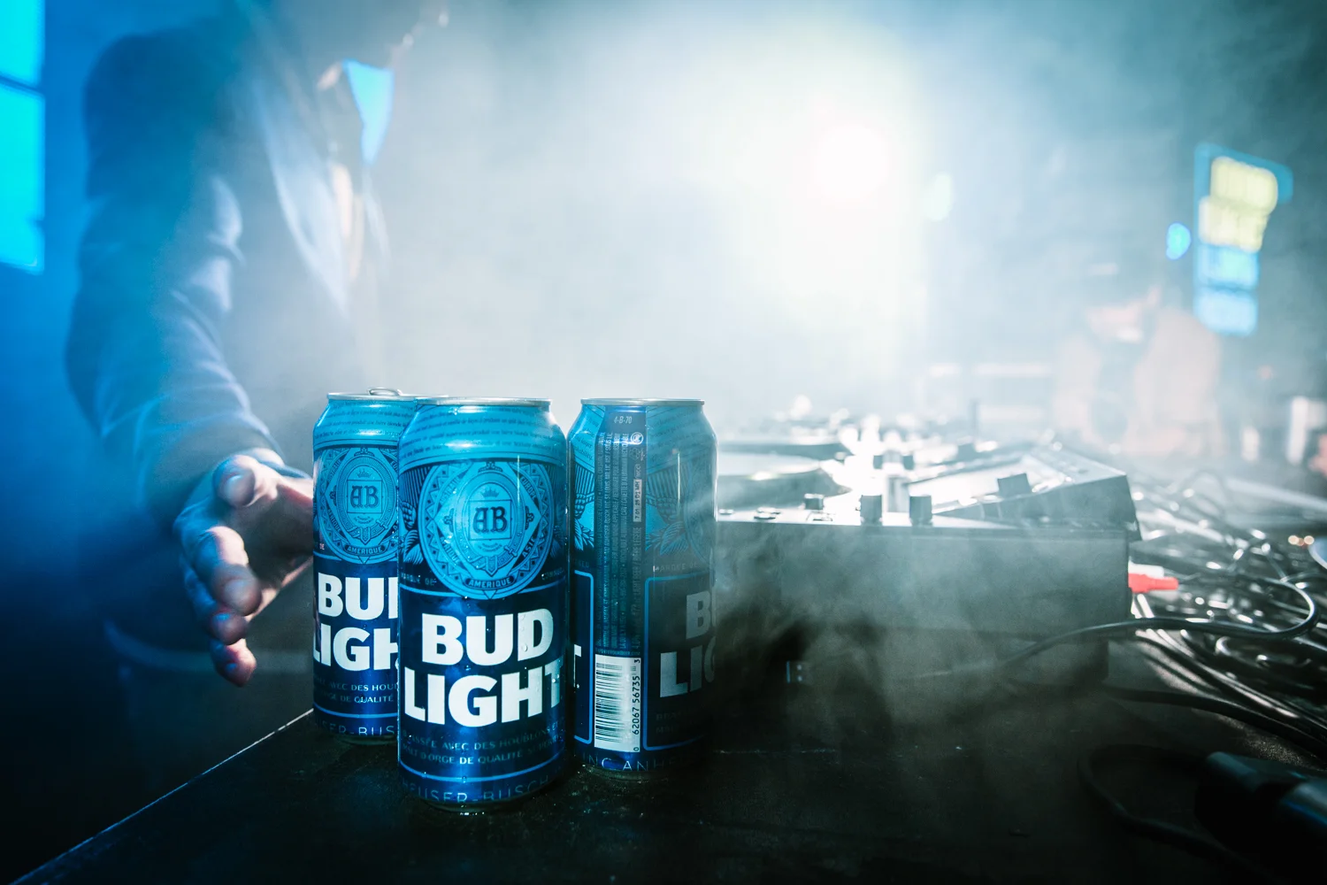 budlight_livingrooms_Rooftop-11.jpg