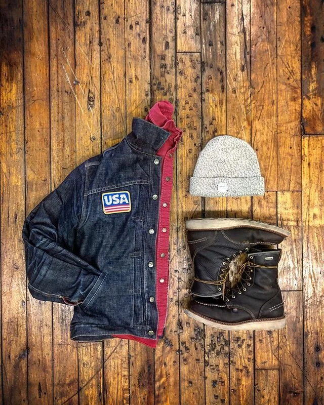 Had to layer up yesterday while in Fall River, Ma visiting our factory ❄️⚡️
...
🇺🇸
Mule Skinner Jacket | @leftfieldnyc
Shop Rag Shirt | @godspeedco
Knit cap | @upstatestock
Boots | 1957 Series @thorogood_usa 
USA patch | @draplin