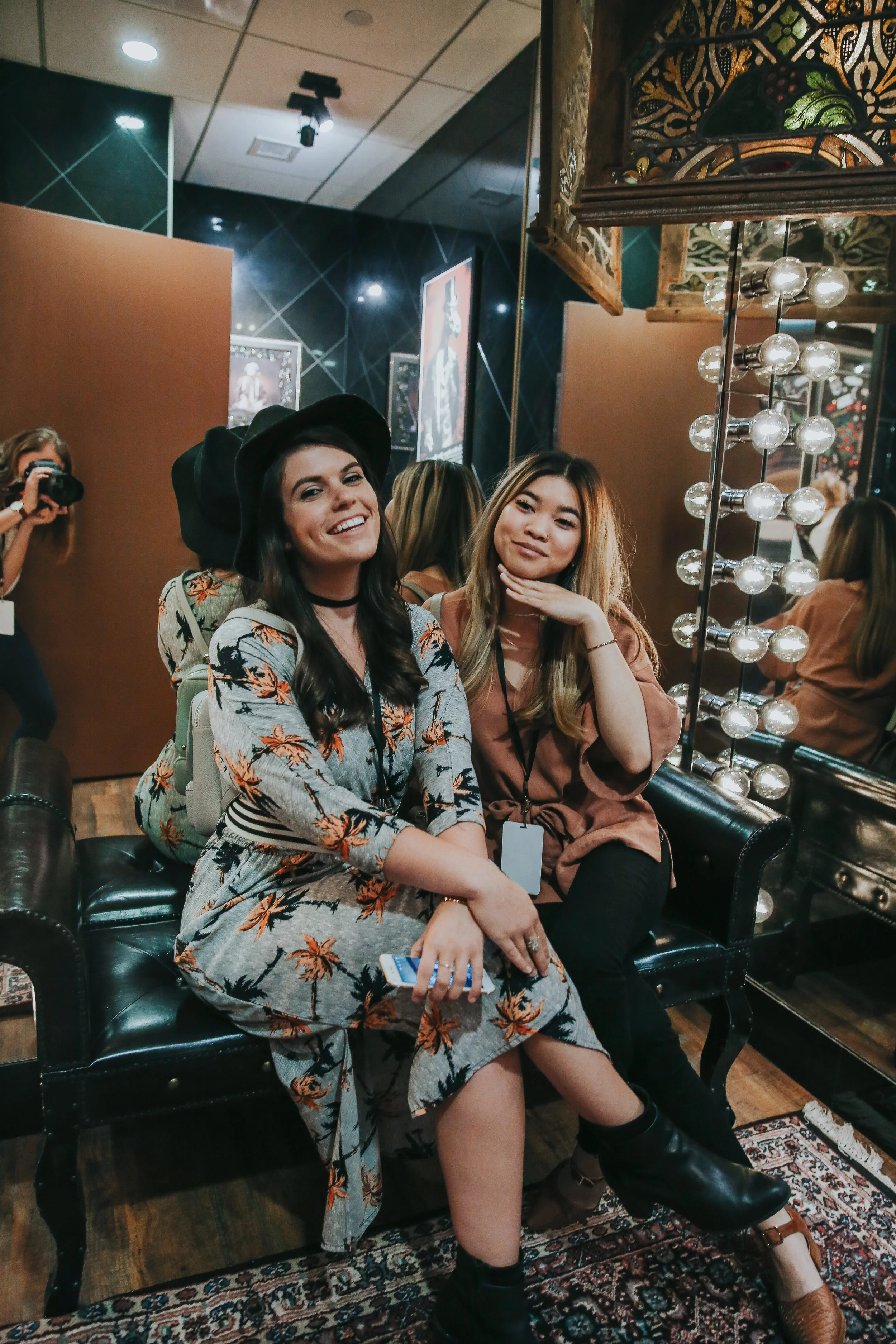 opry-grand-ole-dinner-and-a-show-by-chloe-wen-hall-puppy-zappos-blog-blogger-nashville-lifestyle-fashion-clothes-shoes-spring-summer-sandal-hair-unicorn-inflatable-pool-blow-up-pup-dog-adoption-live-music-toy-daniel-wellington-watch-black-strappy-fr…