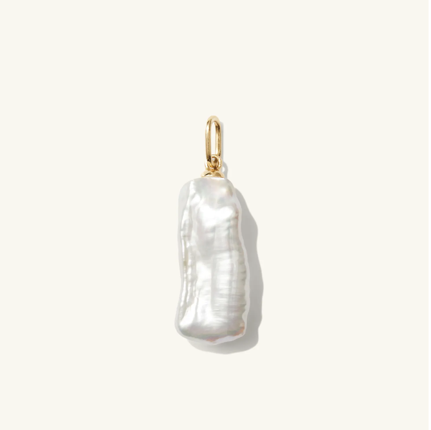 Mejuri Biwa Pearl Charm