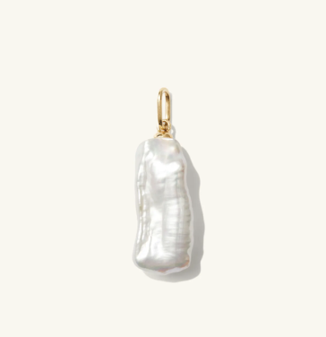 Mejuri Biwa Pearl Charm