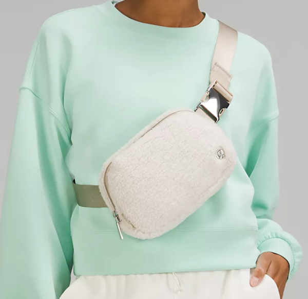 Lululemon Everywhere Belt Bag Fleece