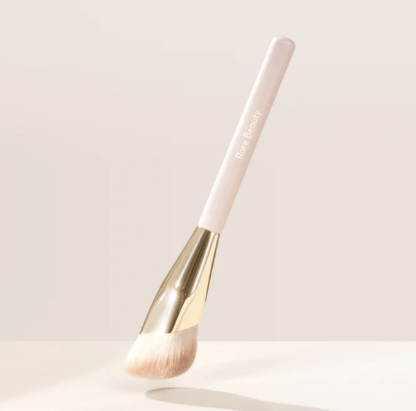 Rare Beauty by Selena Gomez Liquid Touch Foundation Brush