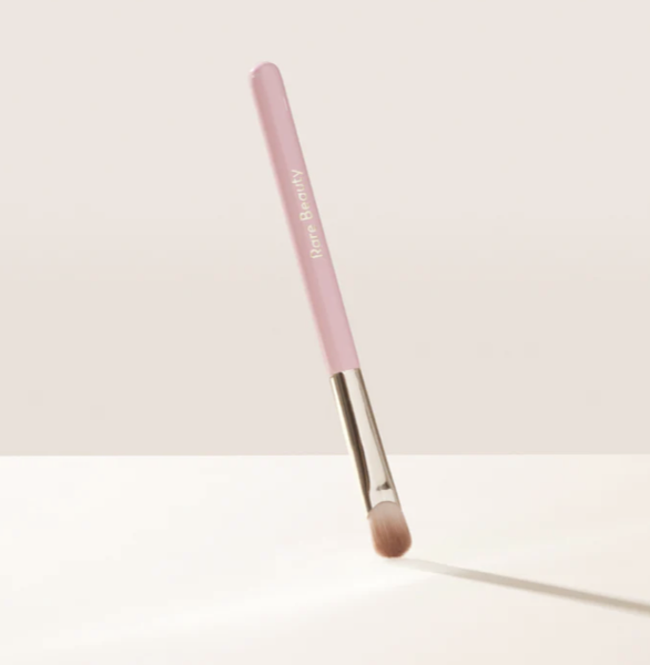 Rare Beauty by Selena Gomez Stay Vulnerable All - Over Eyeshadow Brush