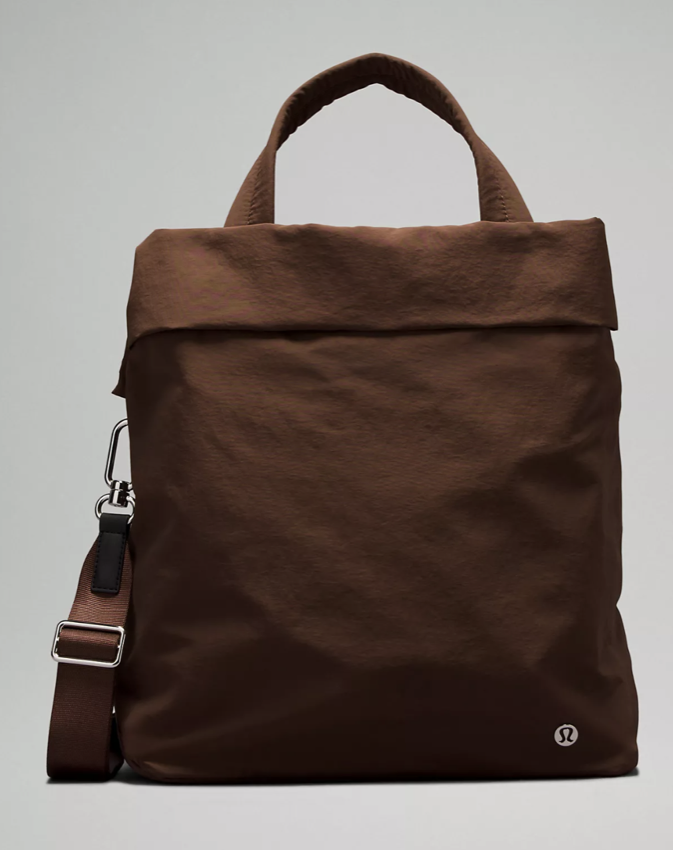 Lululemon On My Level Bag 2.0 19L (in Brown Earth)