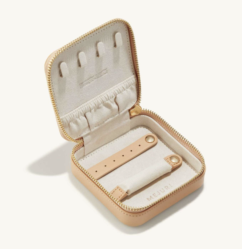 Mejuri Travel Case Beige