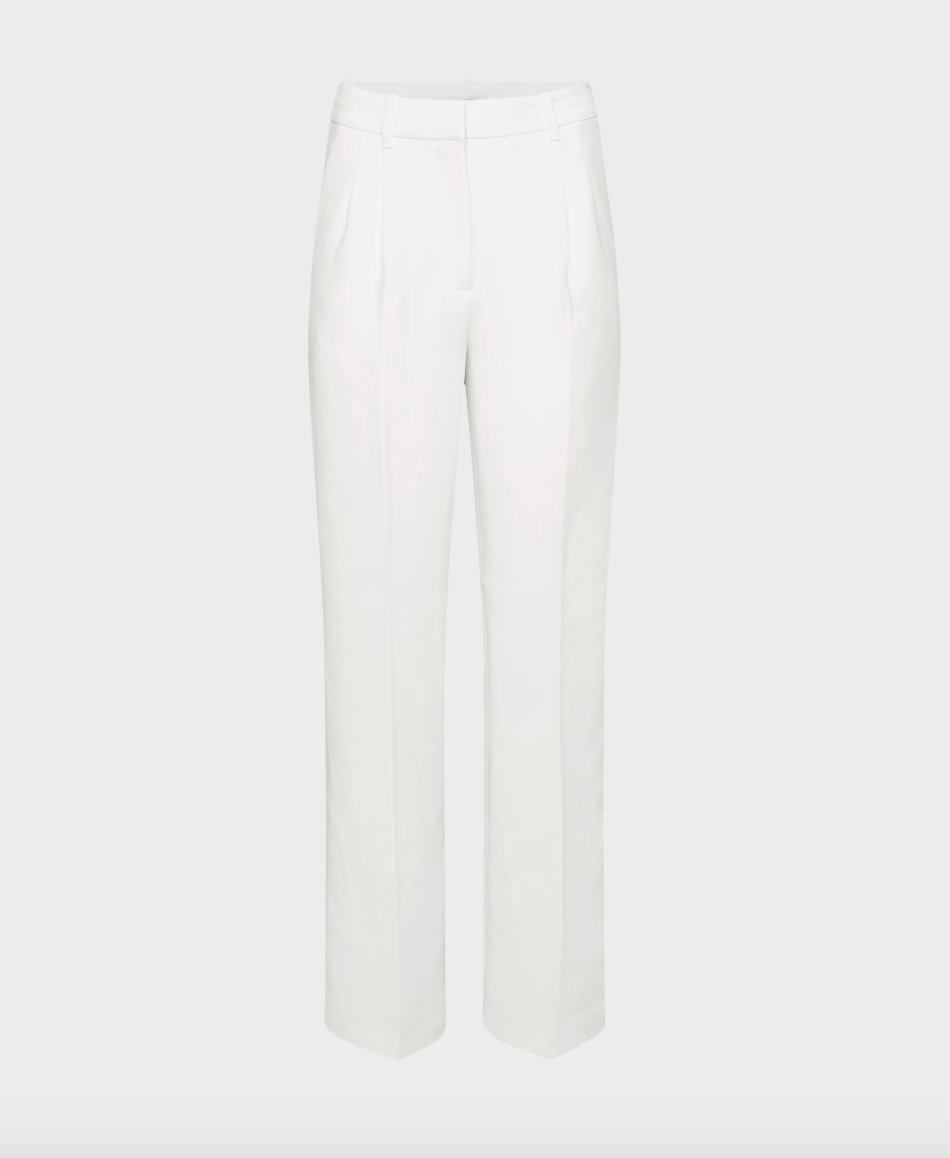 Aritzia The Effortless Pant Crepette in Short Length
