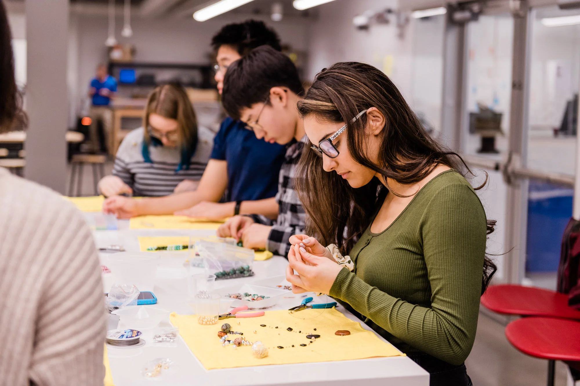 2018-12-03-COMM-JH-Sheila-Culbert-Jewelry-Making-in-the-PHI-DSC_4939.jpg