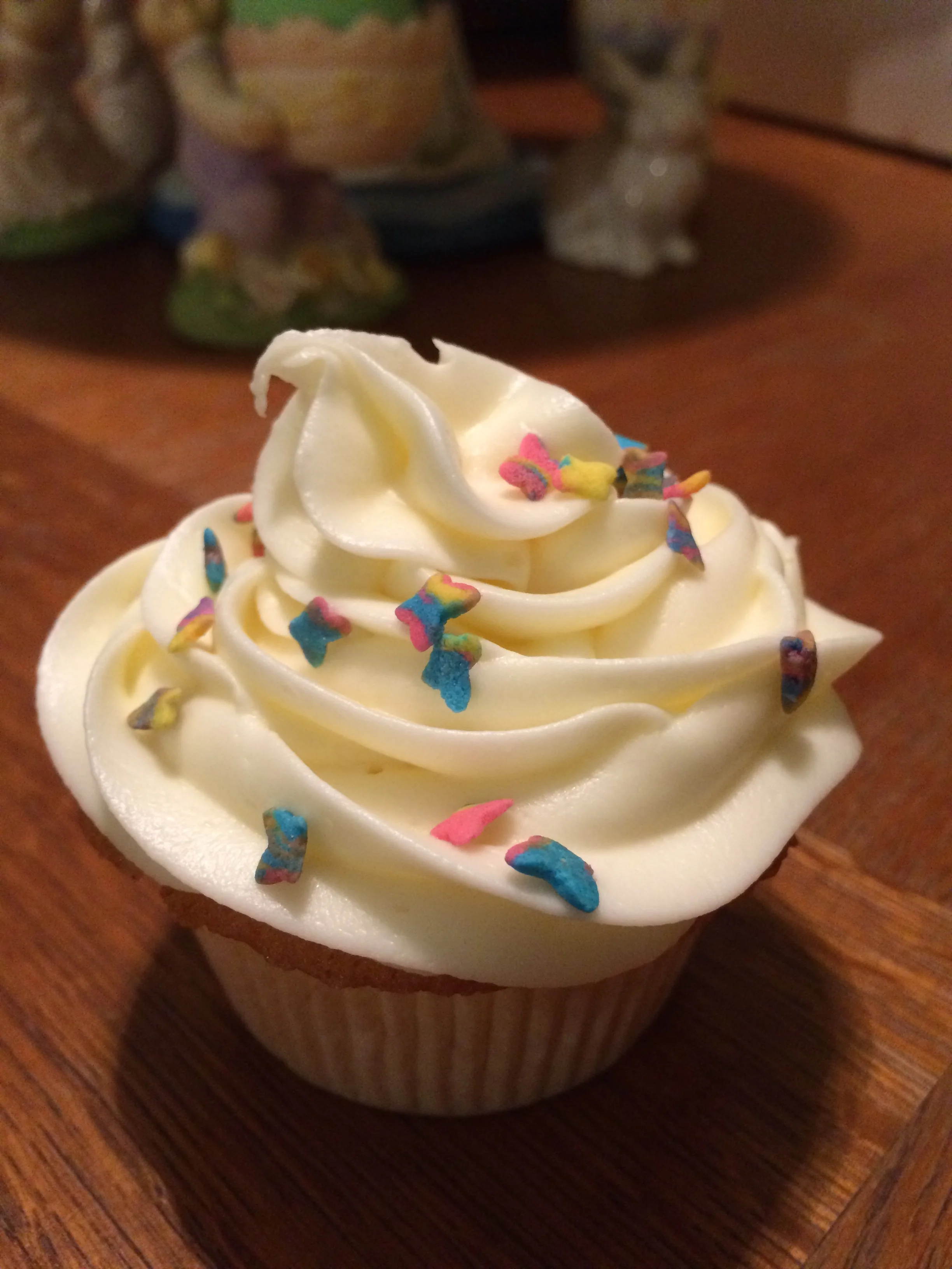 Vaniila Cupcake with Cream Cheese Frosting