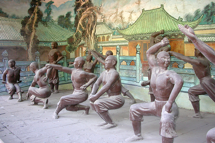 Shaolin Temple statues – fighting stances