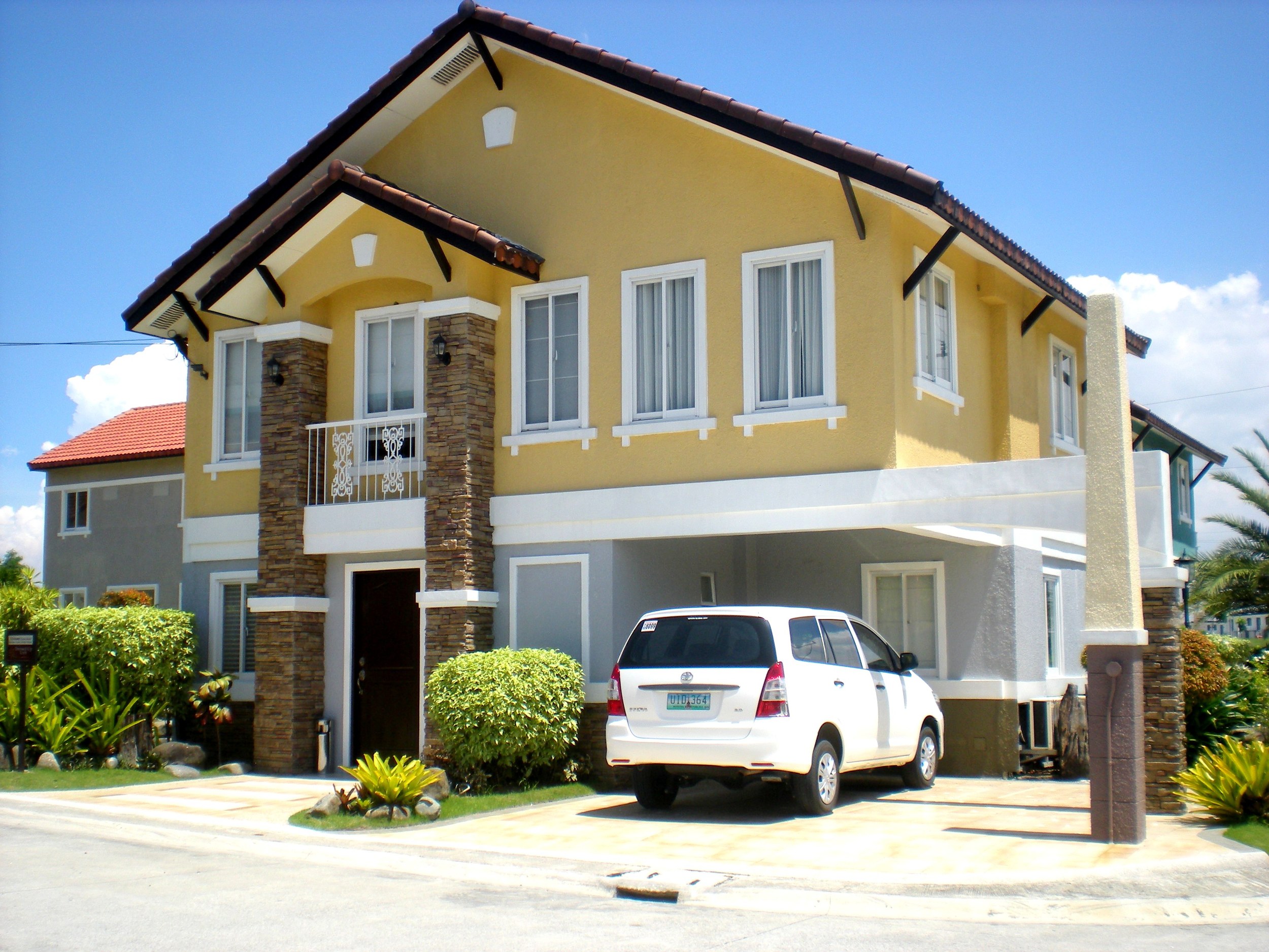 Vivienne-house-model-at-Bellefort-Estates-Cavite.jpg