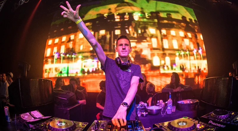 Lazy Rich w/ Slaptop at VERSO