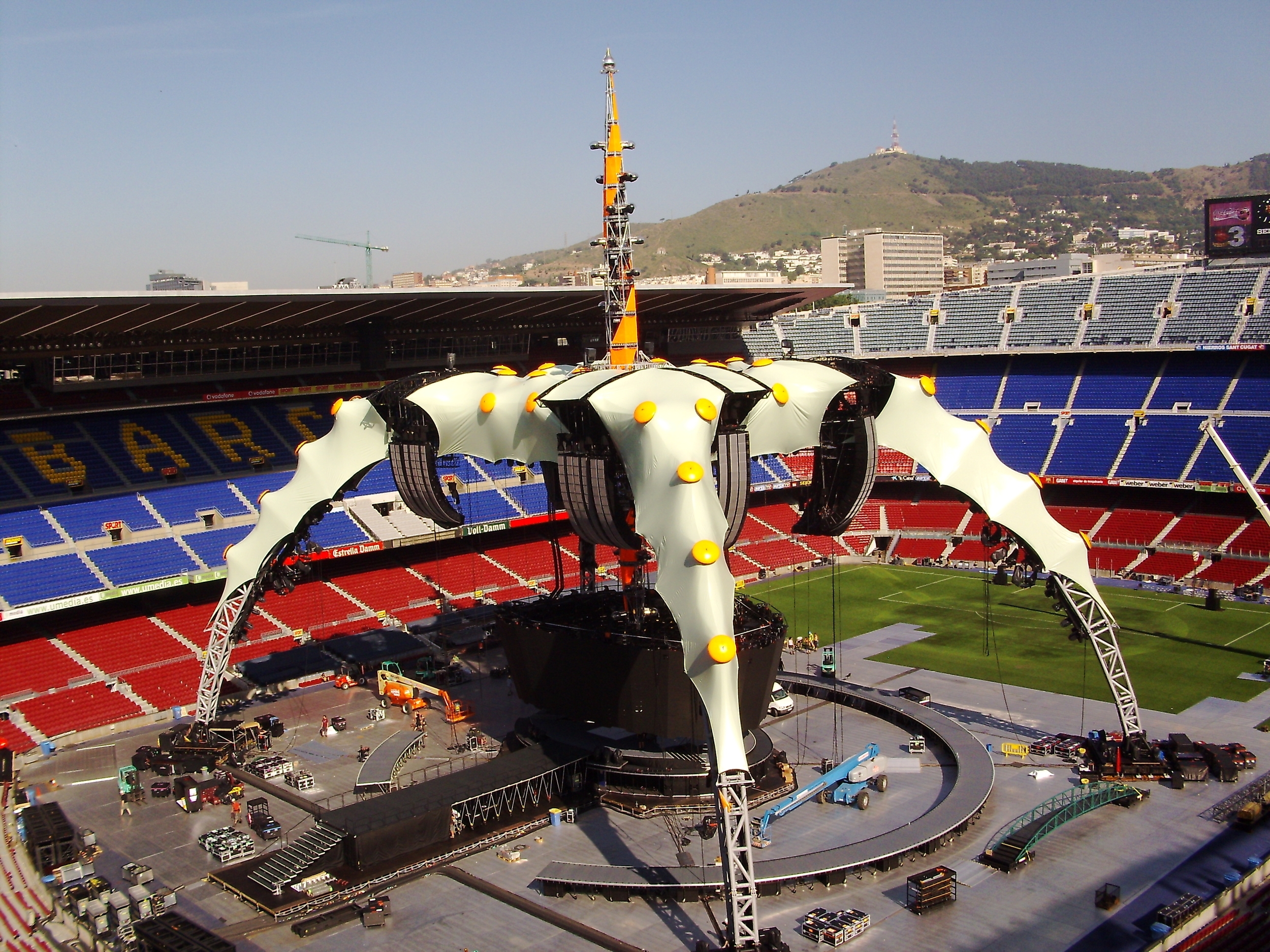 U2 Stage Set