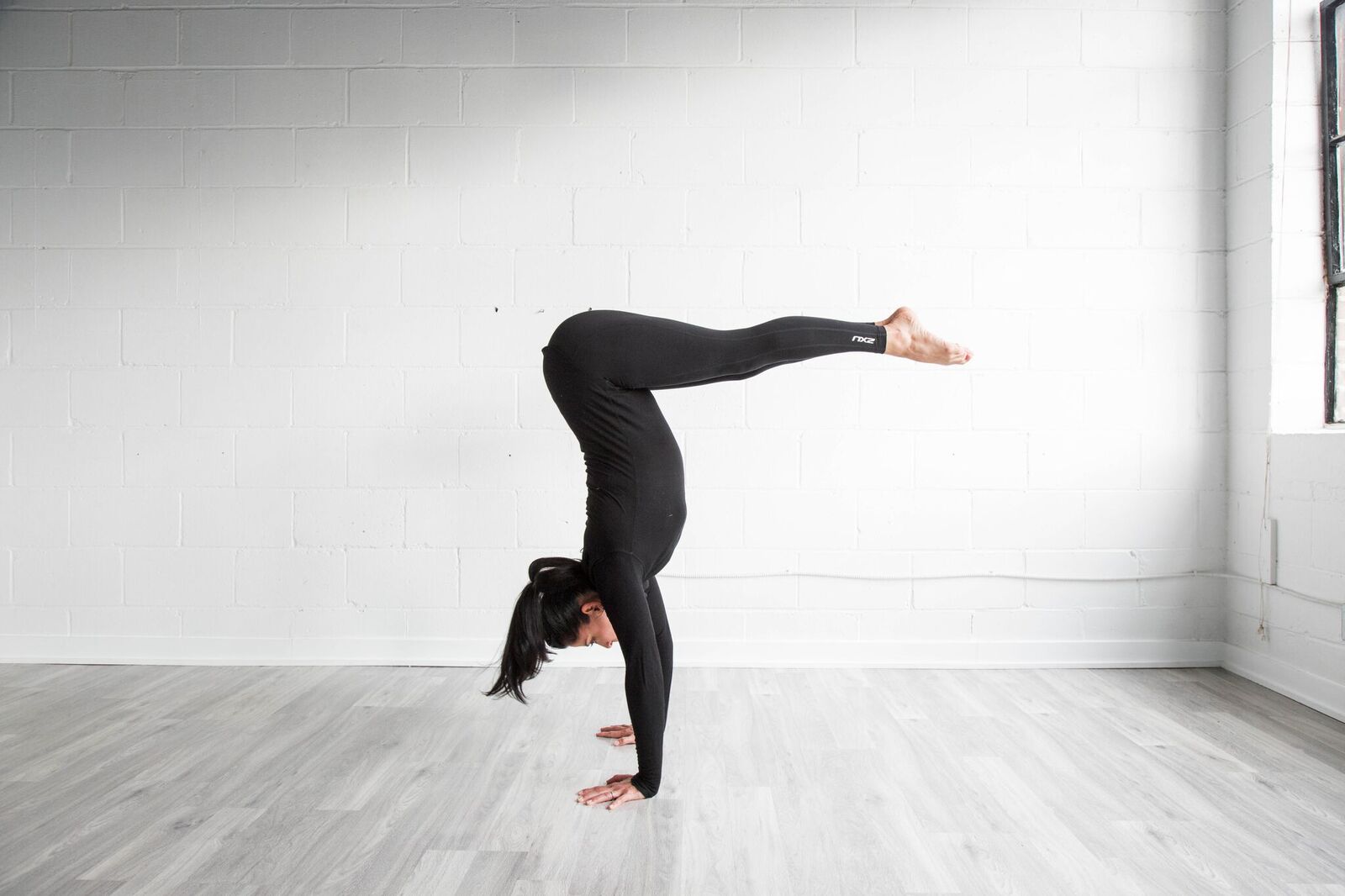 handstand pike - angeal.jpeg