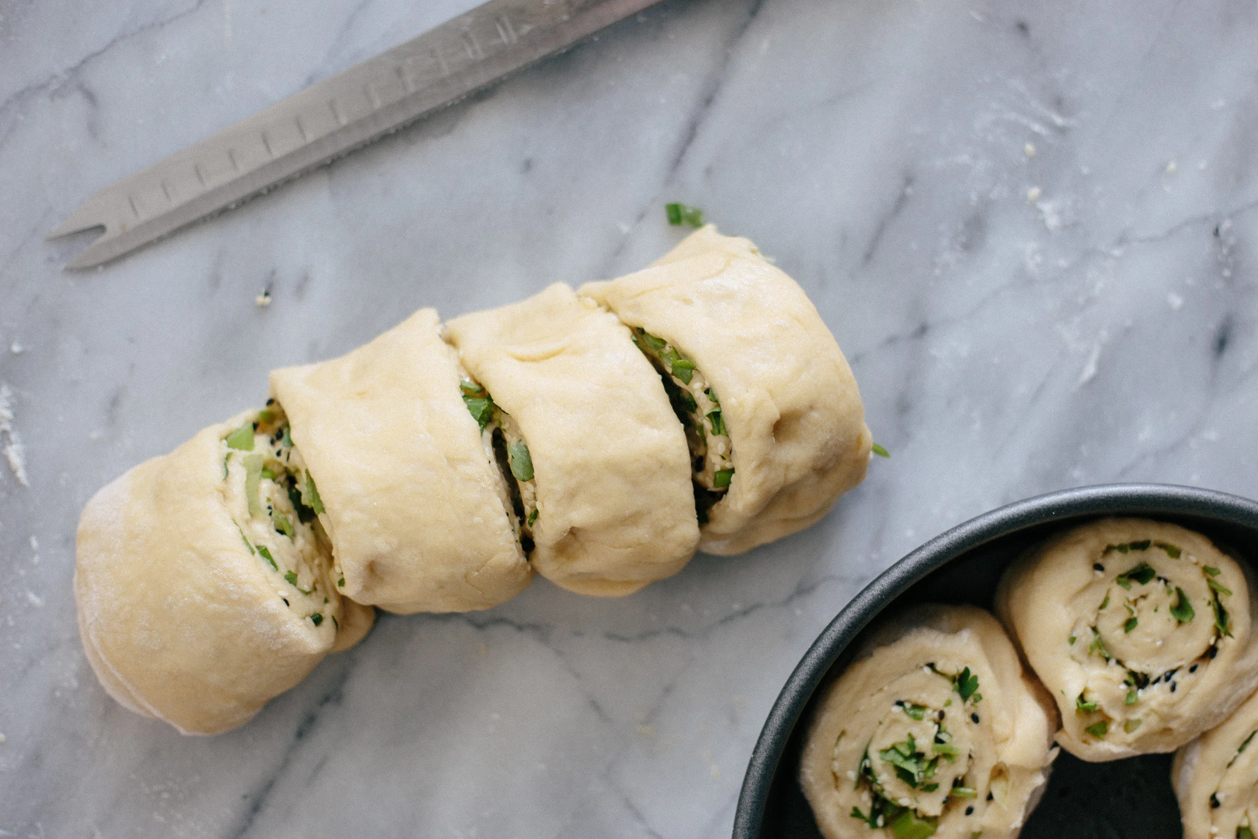 cilantro_scallion_challah_rolls-4.jpg