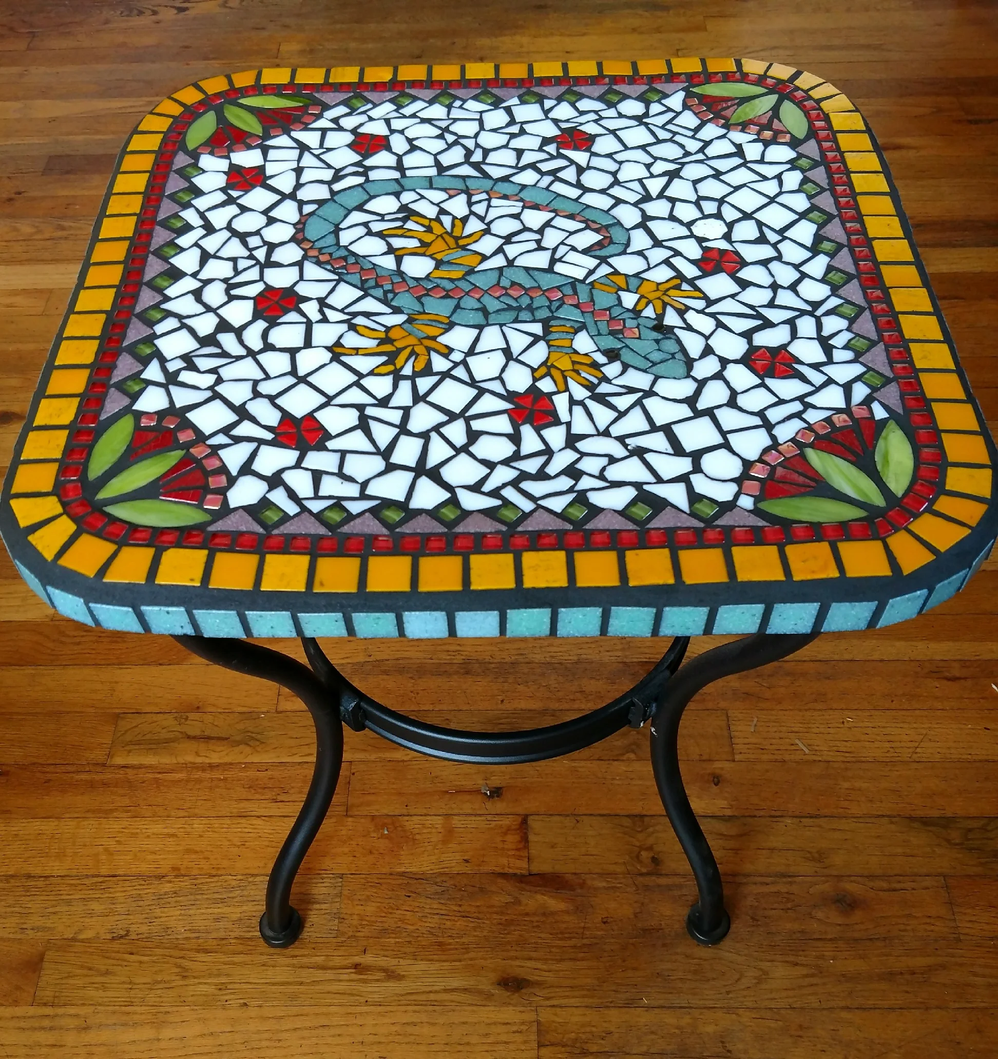 mosaic lizard table done.jpg