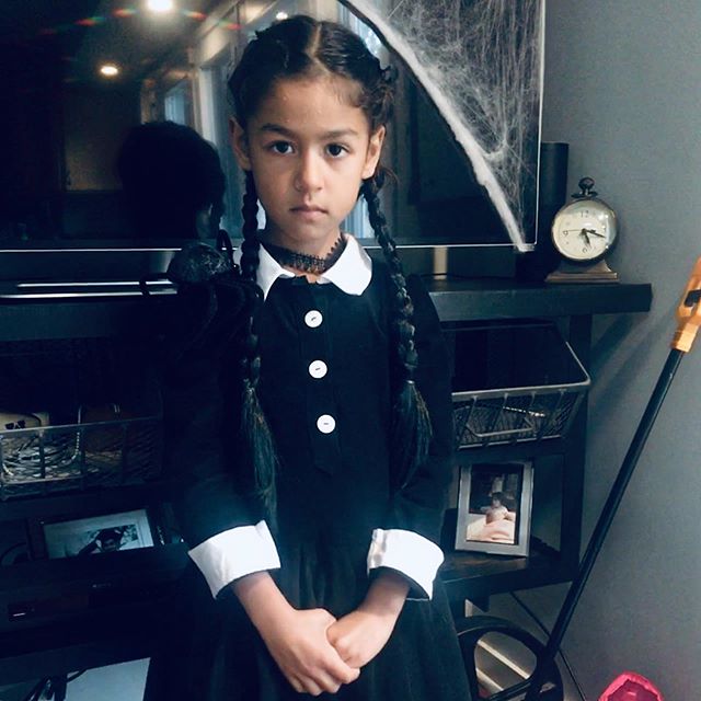 Wednesday Addams | pattern: @oliverands #jumpropedress with #librarydress sleeves in corduroy from @stonemountainfabric | #kidsewing #halloweencostume #handmadehalloween #psimadethis