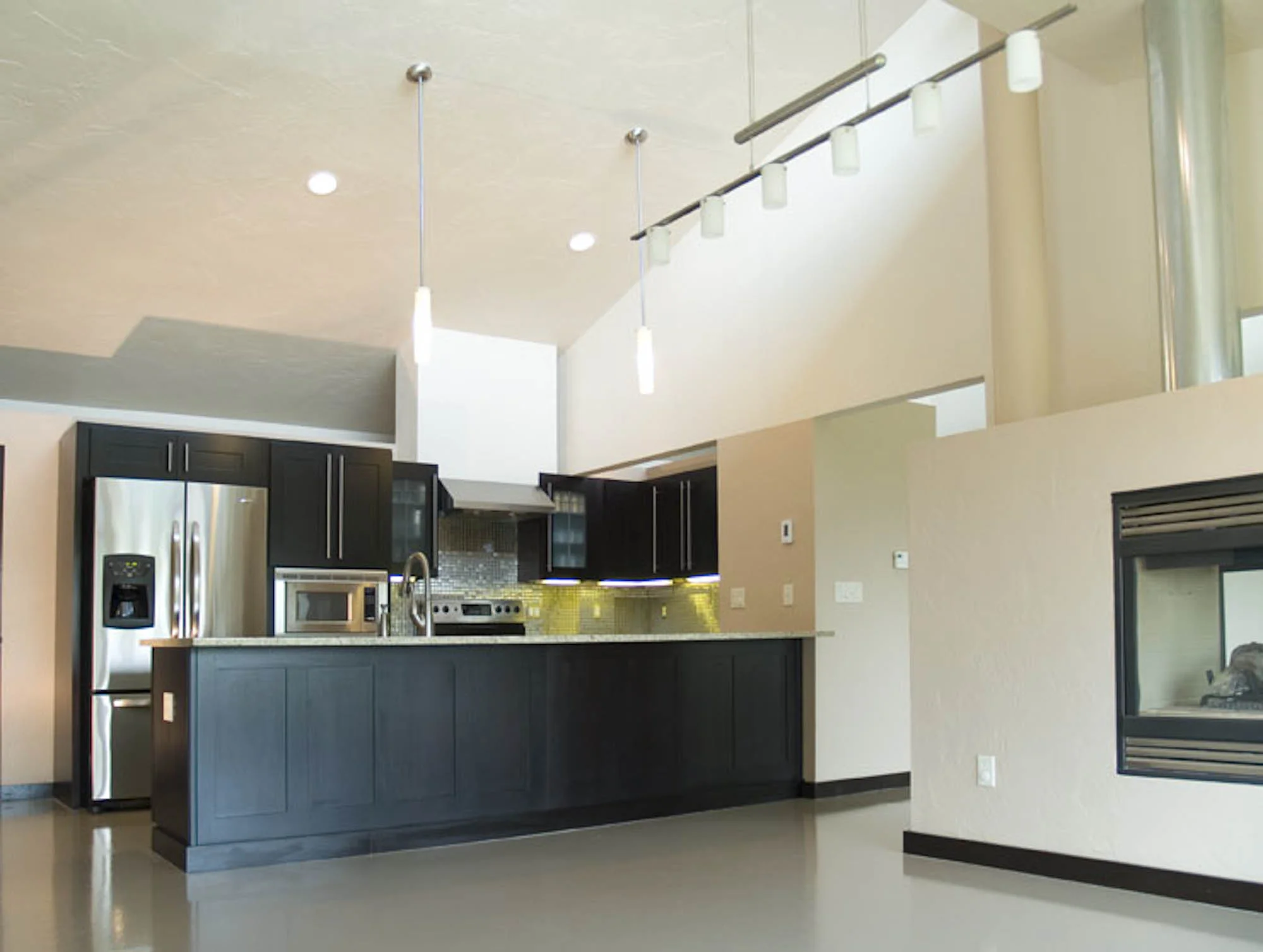 DiningKitchenLow.jpg