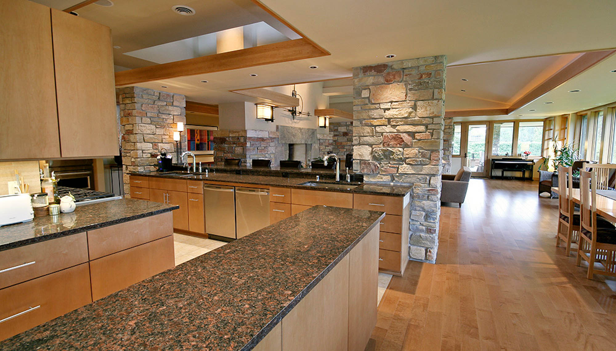 VTS-06-kitchen-sm.jpg