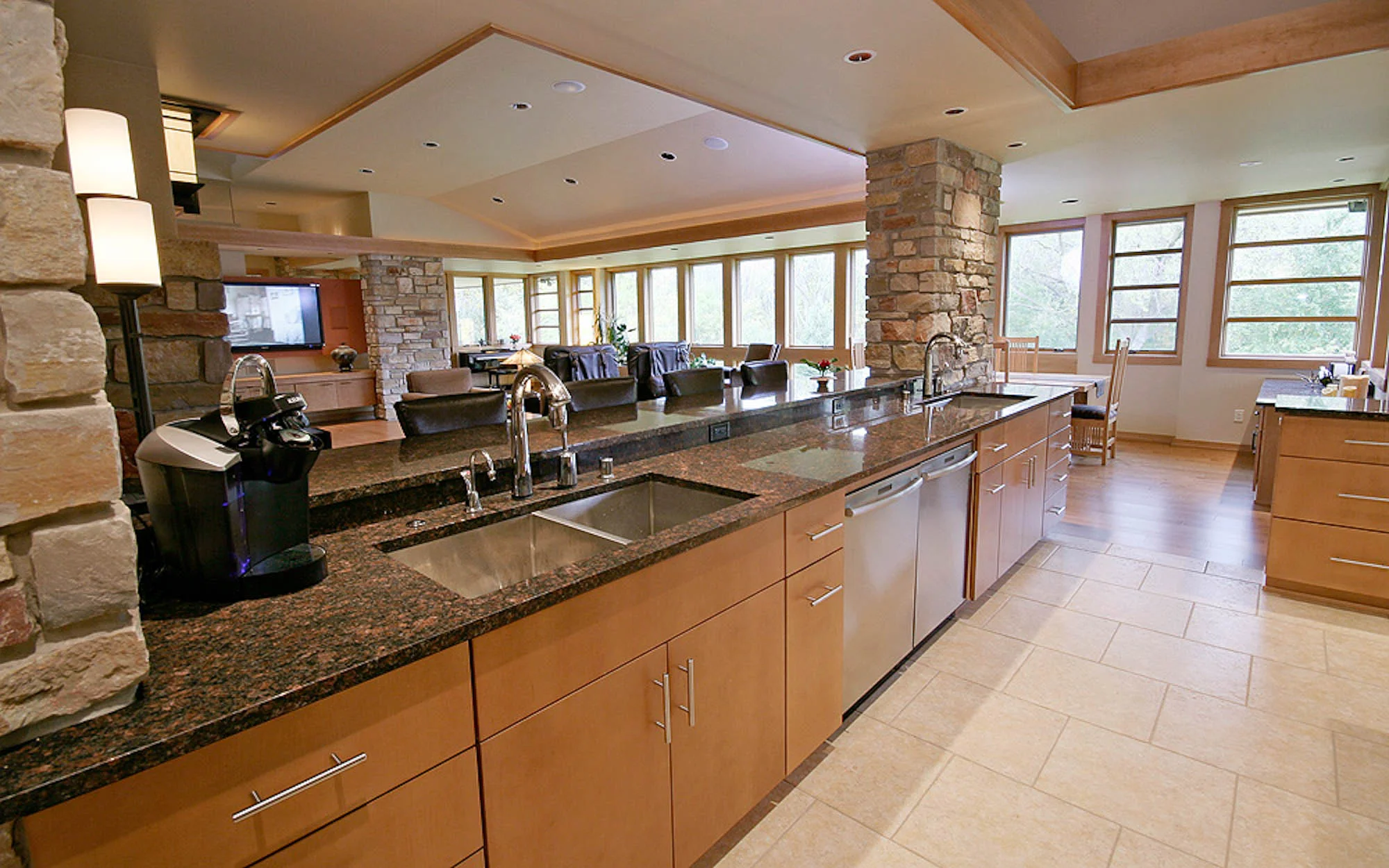 VTS-07-kitchen-sm.jpg