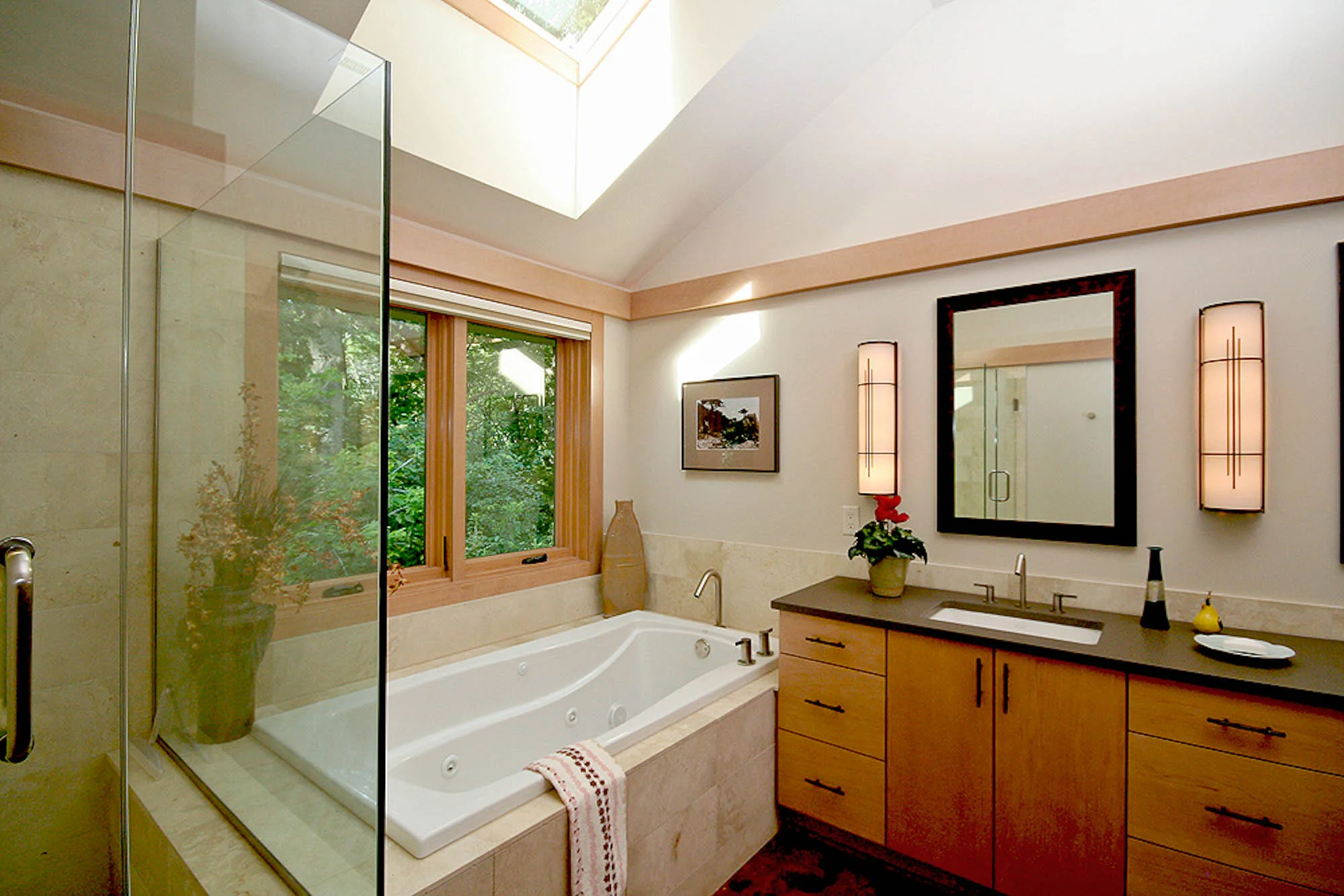 12-LBS-MasterBath-02.jpg