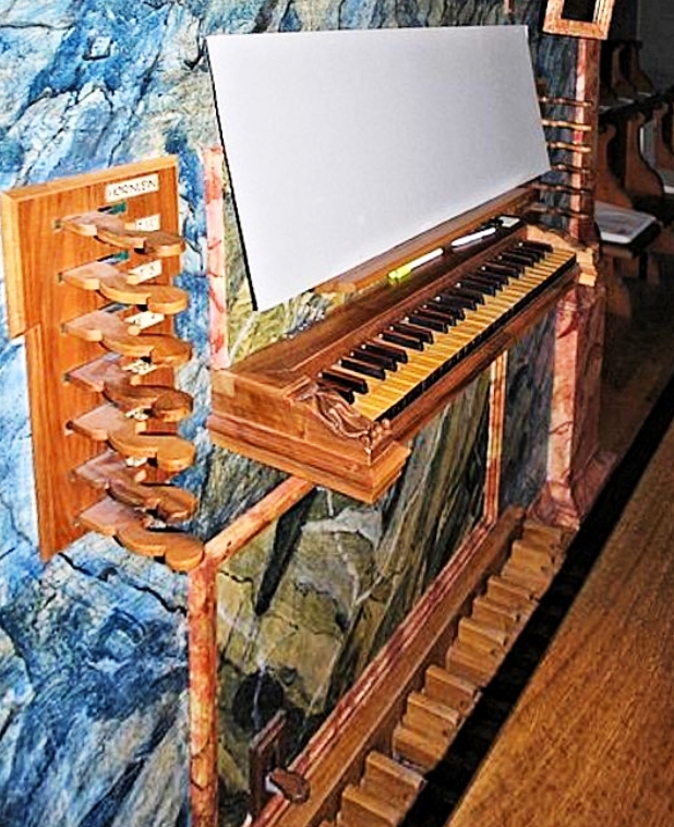 Aebi Organ Keydesk