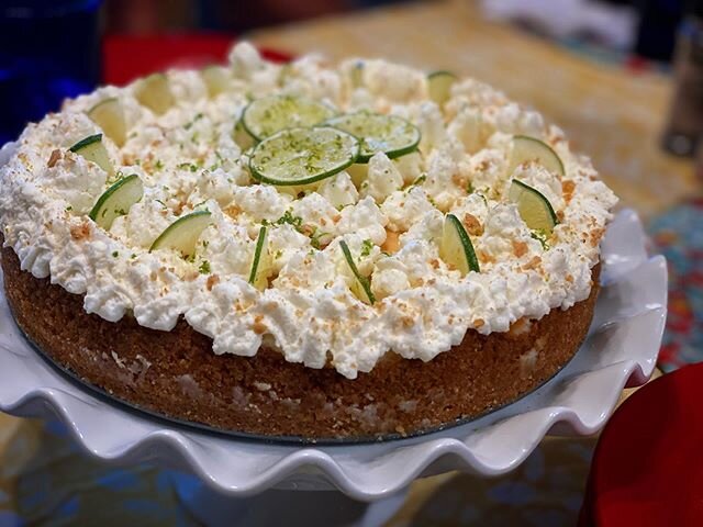 Best Father&rsquo;s Day dessert ever! A delicious #keylimecheesecake made by @larsieeb and @lilsheffie #nicetolookatbettertoeat #fathersday